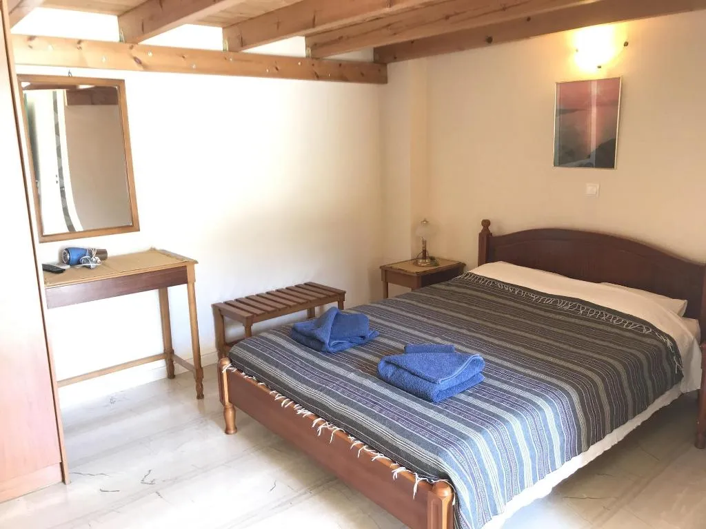 Room, Ifestia, Santorini