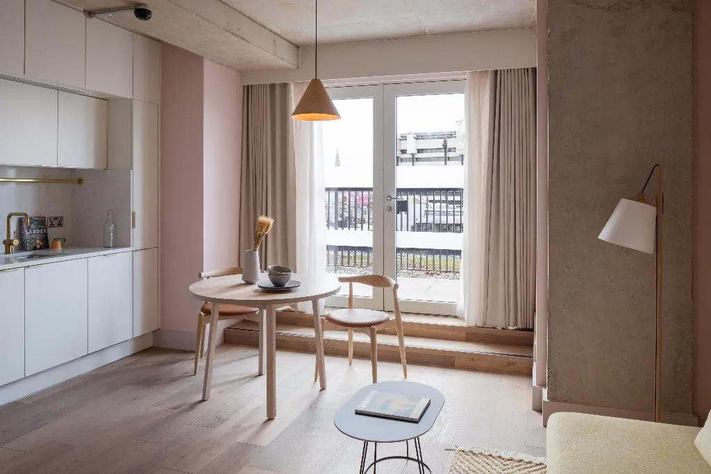 SUITE RIVER VIEW Room, Zanzibar Locke, Ha'Penny Bridge, Dublin