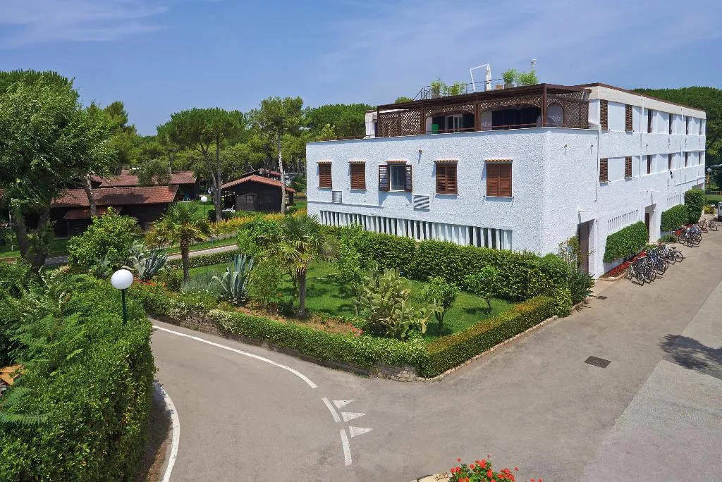 APARTMENT CAPACITY 3 Room, Baia Domizia Camping Village, Naples