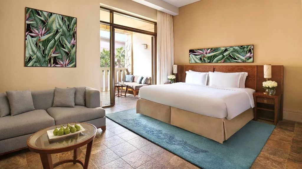 DOUBLE CLASSIC KING BED Room, Sofitel Dubai The Palm, Dubai