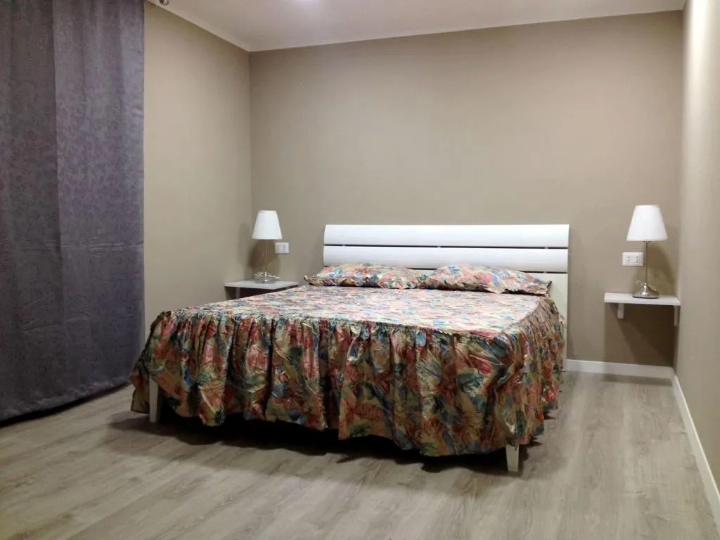 Room, Napoli Centro, Naples