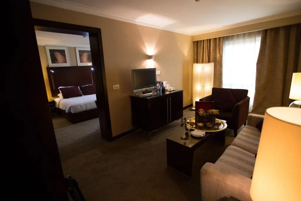SUITE EXECUTIVE KING BED Room, Radisson Blu Cairo Heliopolis, Cairo