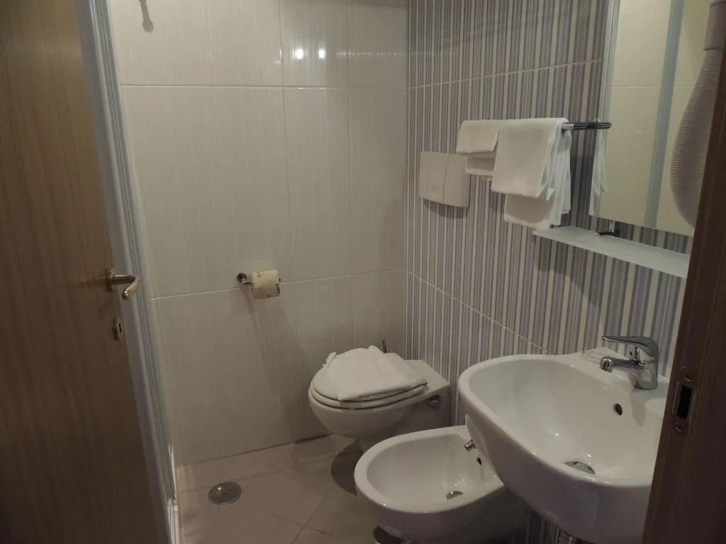 Room, Hotel Zeus Pompei, Naples