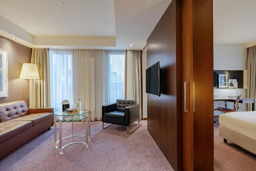 JUNIOR SUITE KING SIZE BED Room, Crowne Plaza Amsterdam-South, Amsterdam