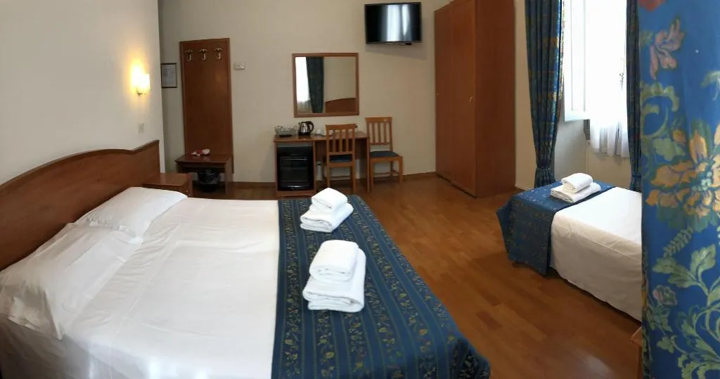 Room, Soggiorno Madrid, Florence
