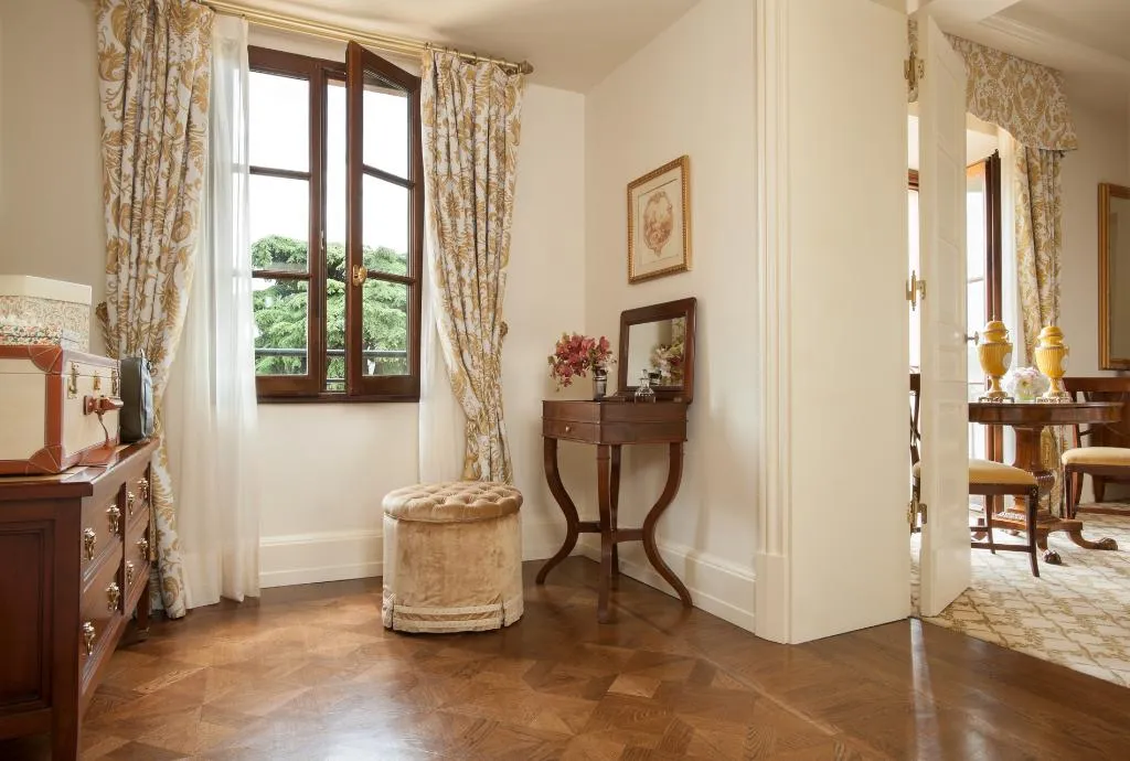 SUITE DELUXE EXECUTIVE Room, Four Seasons Hotel Firenze, Florence