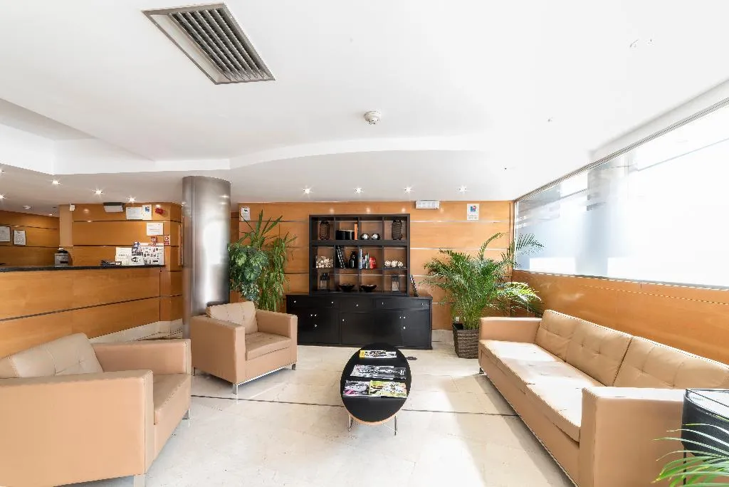 Lobby, Infanta Mercedes, Madrid