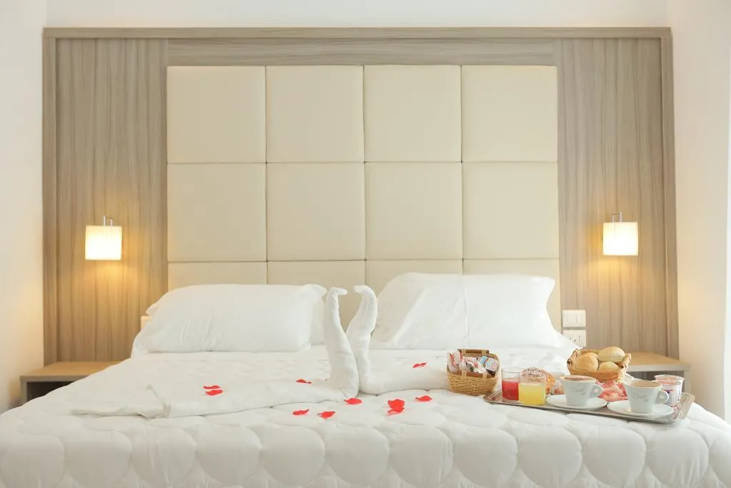 Double or Twin STANDARD Room, Garibaldi Suite, Naples