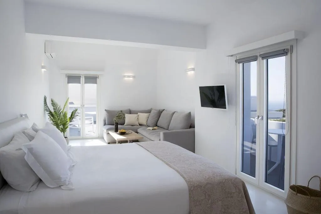 Room, May Seven Suites Hotel, Santorini