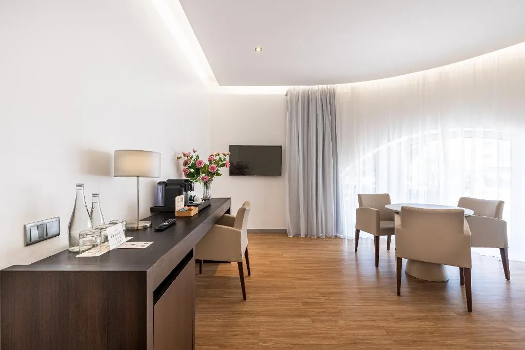SUITE CLASSIC Room, Jupiter Lisboa Hotel – Rooftop & Spa, Lisbon