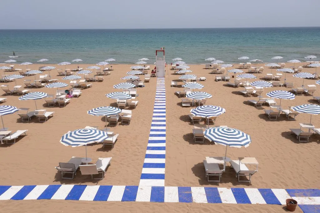 Beach, Hotel Club Eloro, Catania