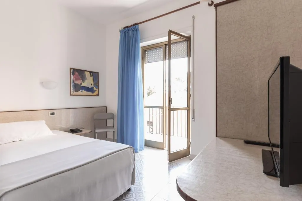 SINGLE STANDARD Room, Serapo, Rome