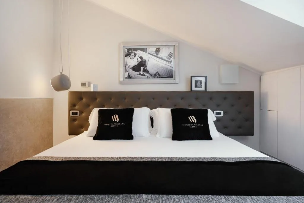 SUITE BUSINESS QUEEN BED Room, Montenapoleone Suites, Milan