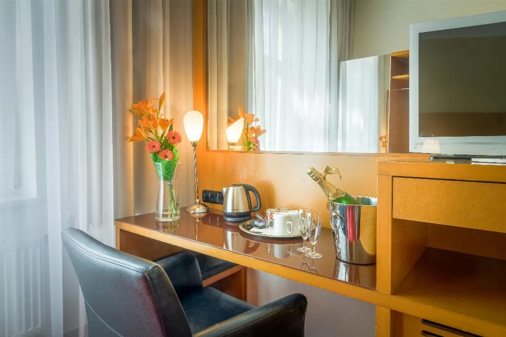 Double or Twin CAPACITY 3 Room, Theatrino Hotel, Prague