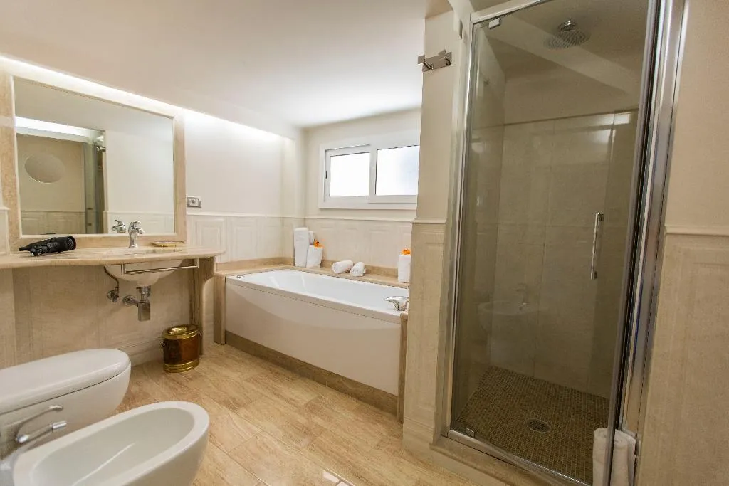 DOUBLE DELUXE Room, Royal Suite Trinità dei Monti, Rome