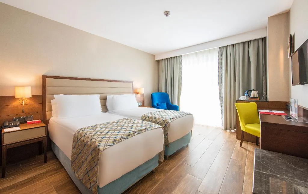 SINGLE CITY VIEW Room, Ramada Plaza By Wyndham Antalya, Antalya