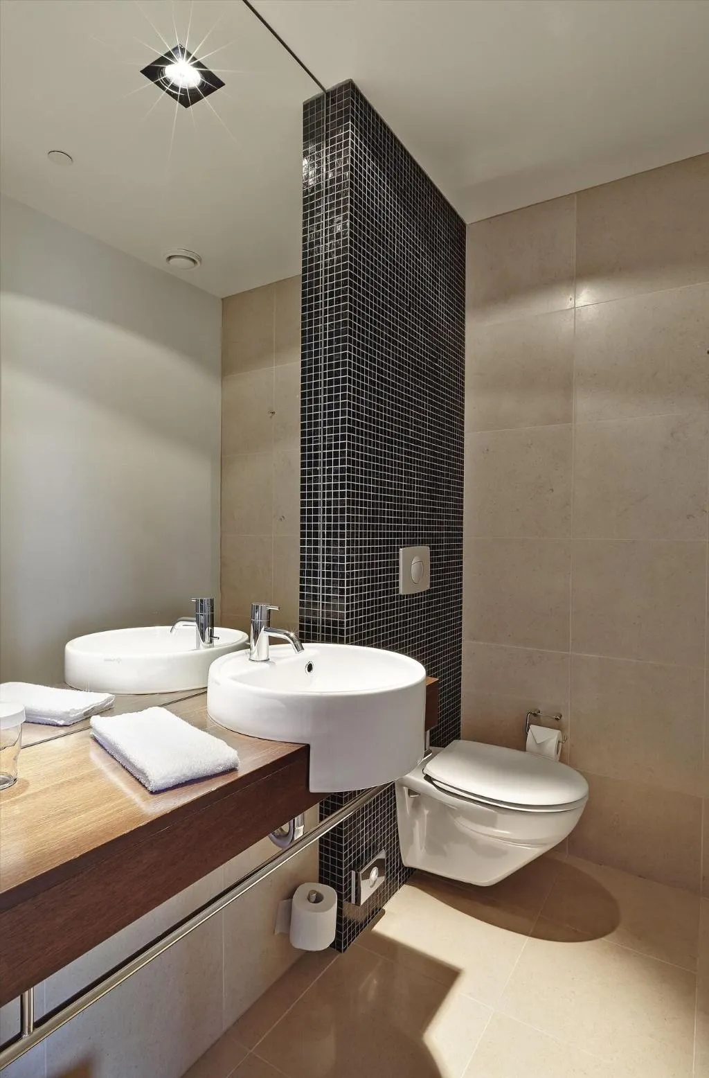 Room, Hilton Reykjavik Nordica, Reykjavik