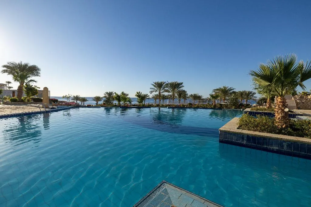 Pool, Continental Plaza Beach, Red Sea Riviera