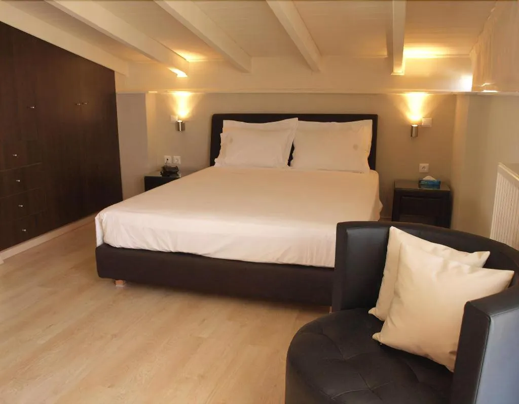 Room, Athens Habitat, Athens