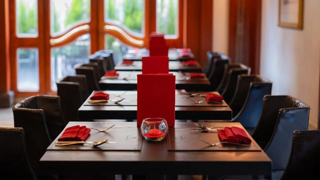 Restaurant, River Chateau, Rome