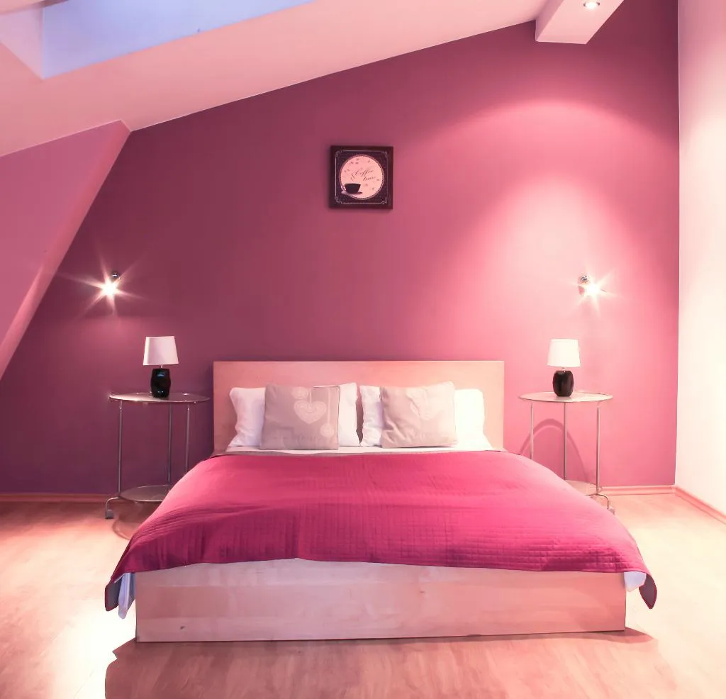APARTMENT CAPACITY 8 THREE BEDROOMS Room, Old Town Apartments Slawkowska, Krakow