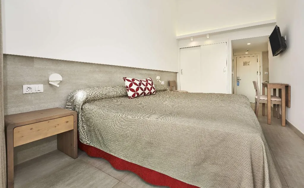 STUDIO STANDARD Room, Hoposa Hotel & Apartments Villaconcha, Majorca