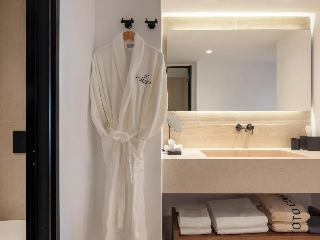 SUITE WITH PRIVATE POOL Room, Santo Pure Oia Suites and Villas, Santorini