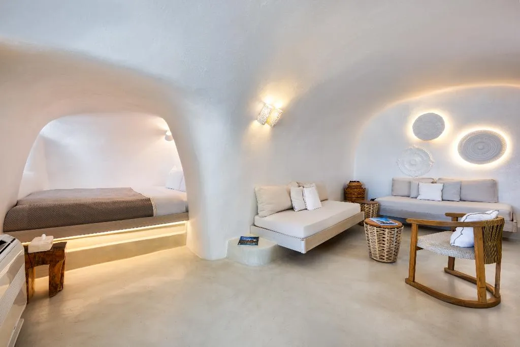 SUITE WITH JACUZZI Room, Athina Luxury Suites, Santorini