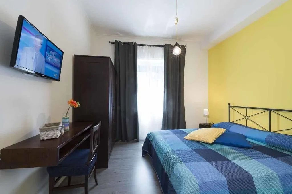 Room, B&B Sleep & Zupp, Naples