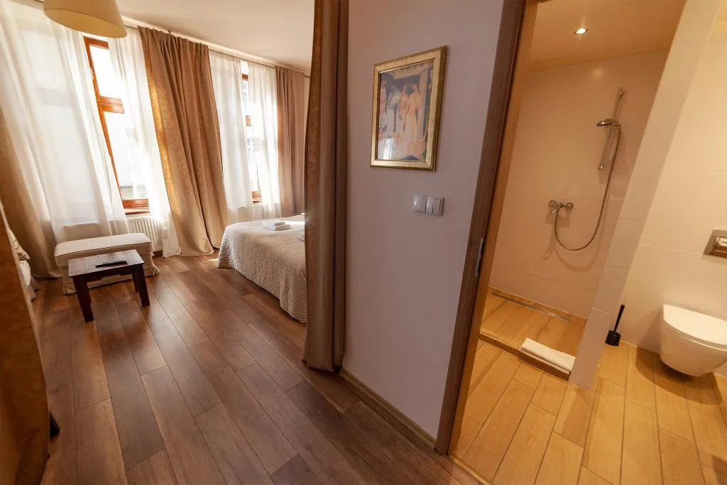 STUDIO QUEEN SIZE BED Room, Lounge Apartments, Krakow