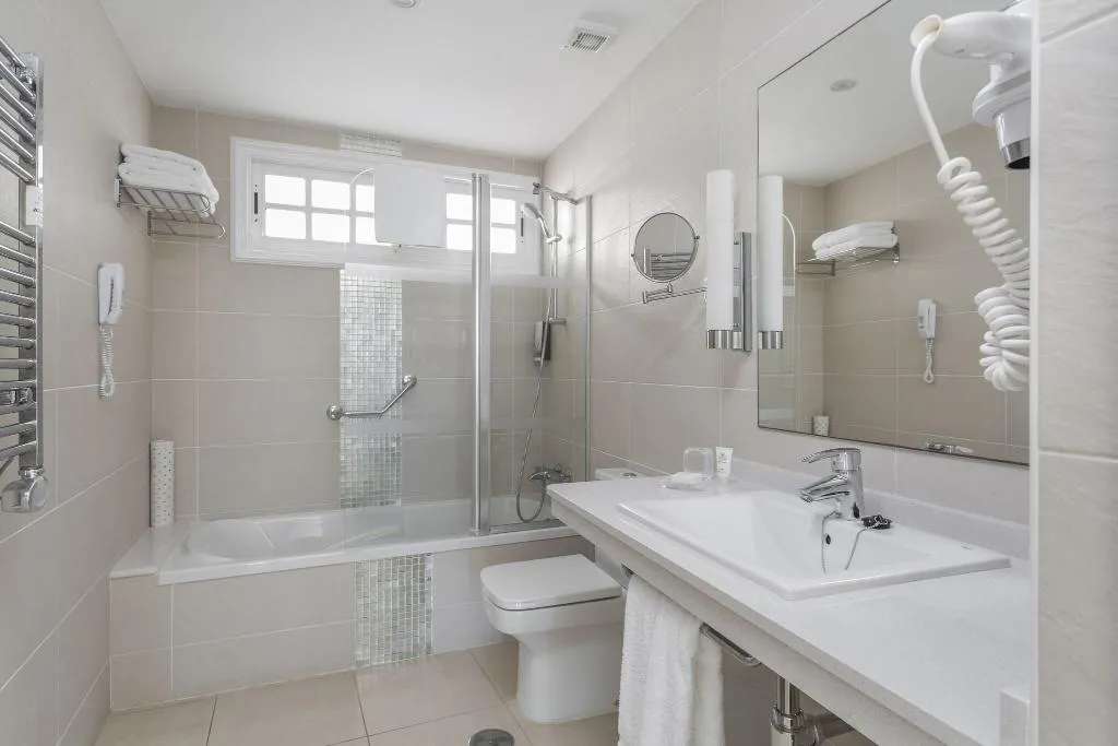 APARTMENT THREE BEDROOMS Room, Santa Barbara Golf & Ocean Golf Club, Tenerife