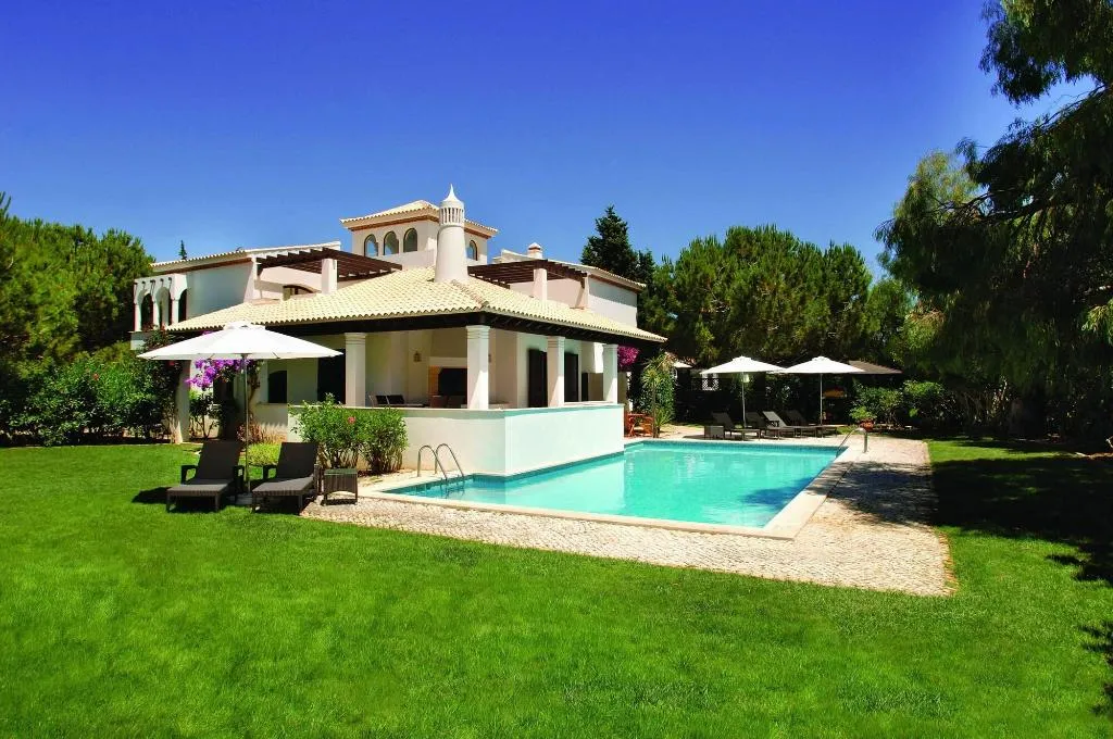 Room, Pine Cliffs Village & Golf Suites, Algarve