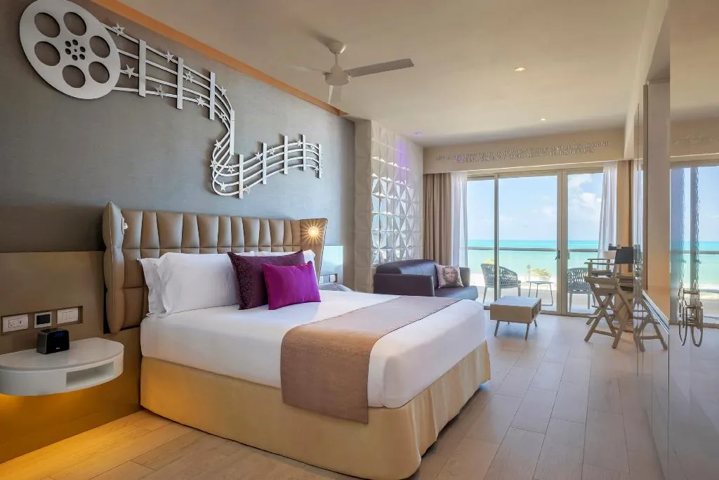 JUNIOR SUITE STANDARD Room, Planet Hollywood Adult Scene - All-Inclusive Resor, Cancun Area