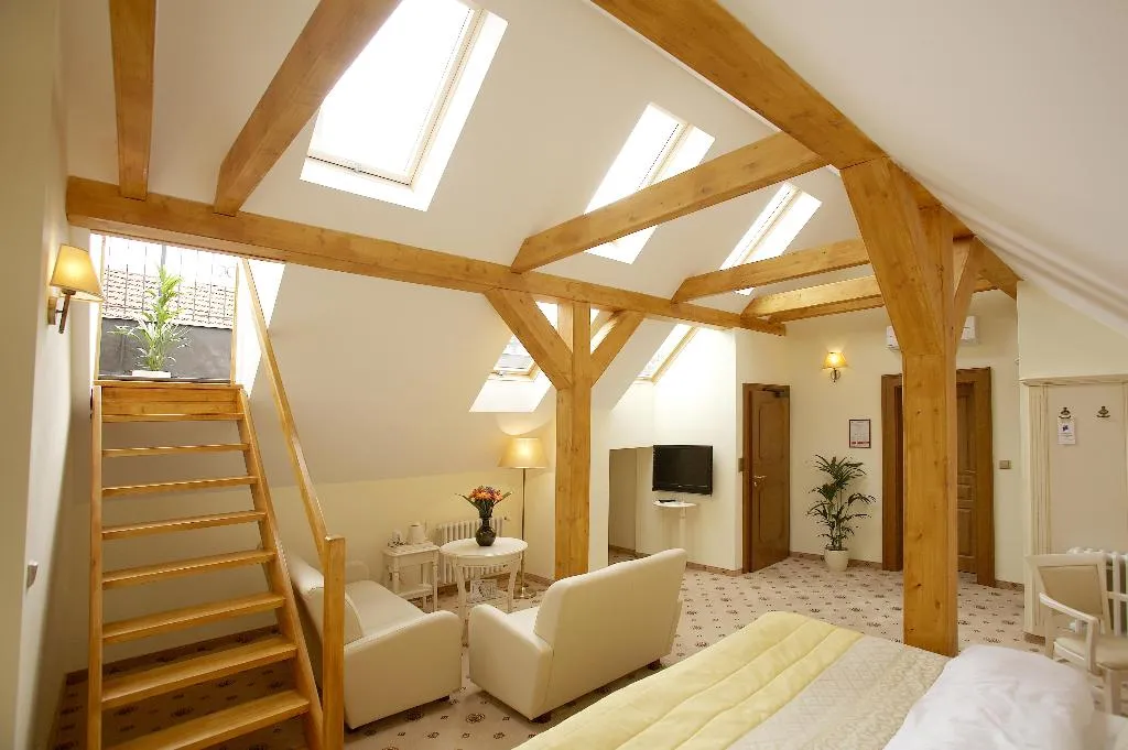 Room, Metamorphis, Prague