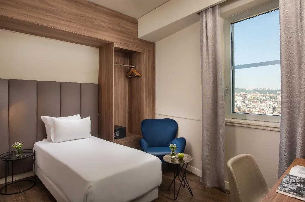 SINGLE WITH VIEWS Room, NH Napoli Panorama, Naples