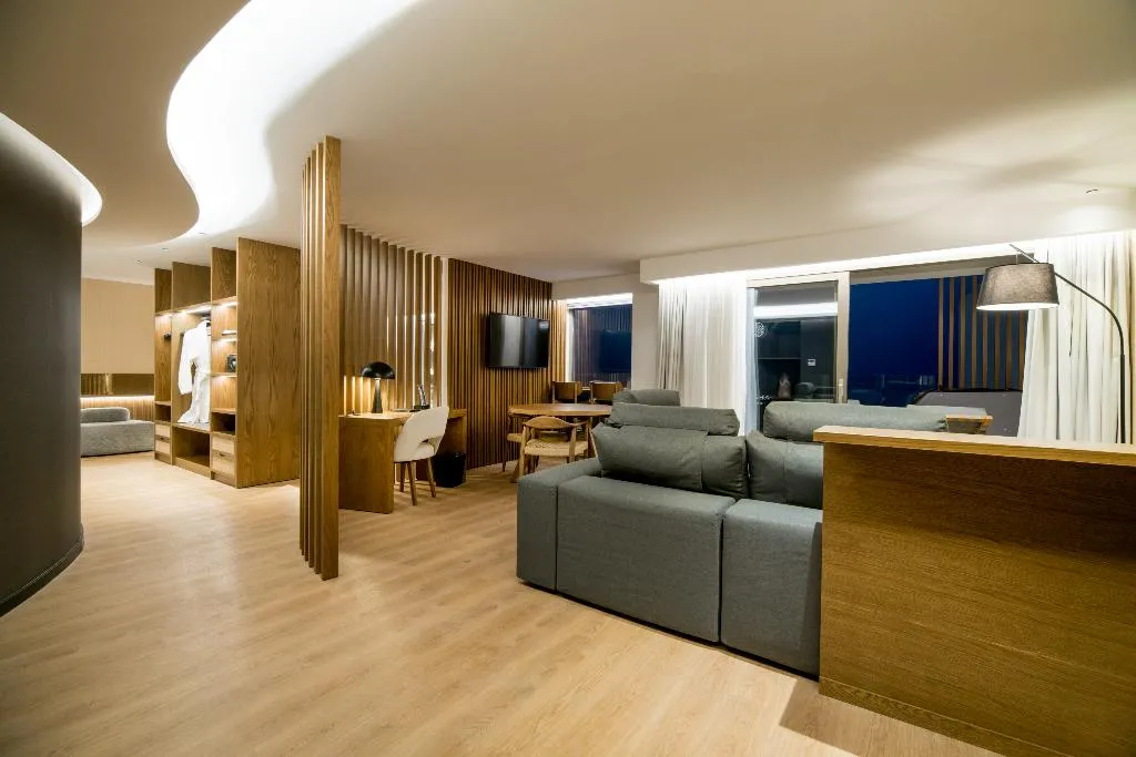 SUITE WITH JACUZZI Room, AKASHA Beach Hotel and Spa, Crete