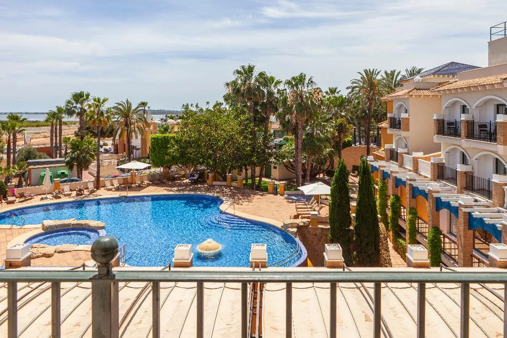 TWIN POOL VIEW Room, Hotel La Laguna Spa & Golf, Costa Blanca