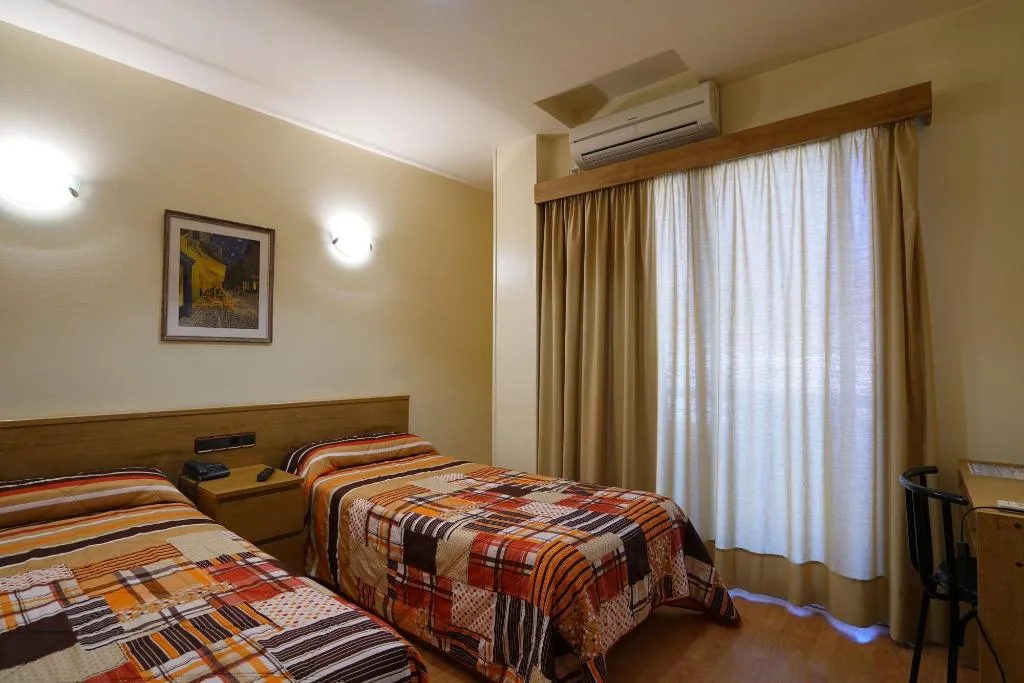 Room, Hotel Esplugues, Barcelona