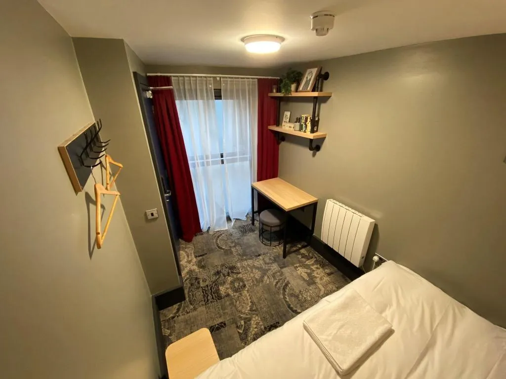 SINGLE STANDARD Room, Generator Dublin, Dublin