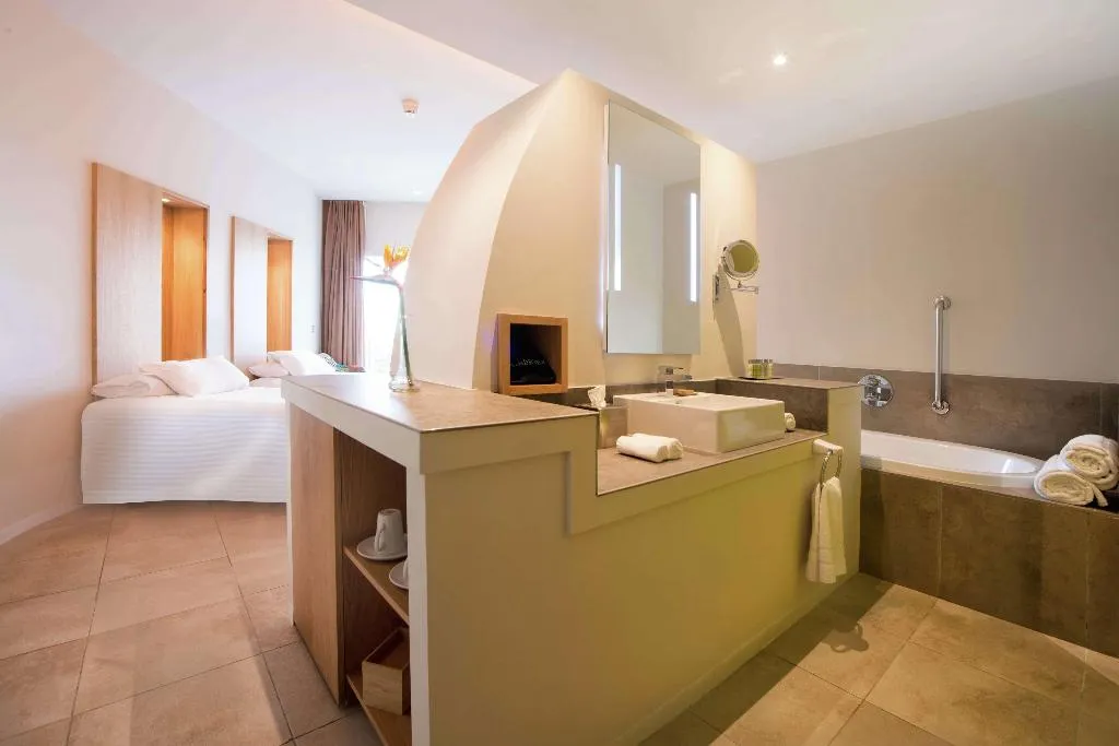 TWIN GUEST ROOM Room, Higueron Hotel Malaga Curio collection by HILTON, Costa Del Sol