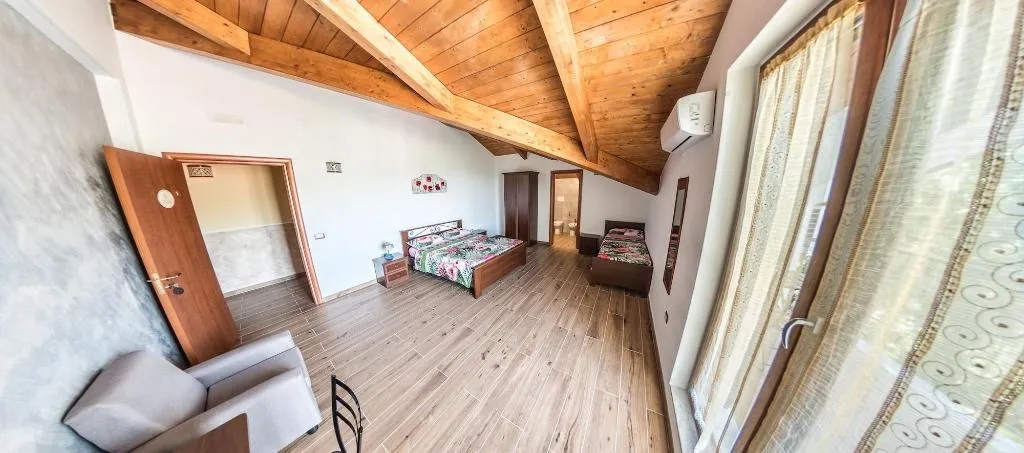 Room, La Mortella, Naples