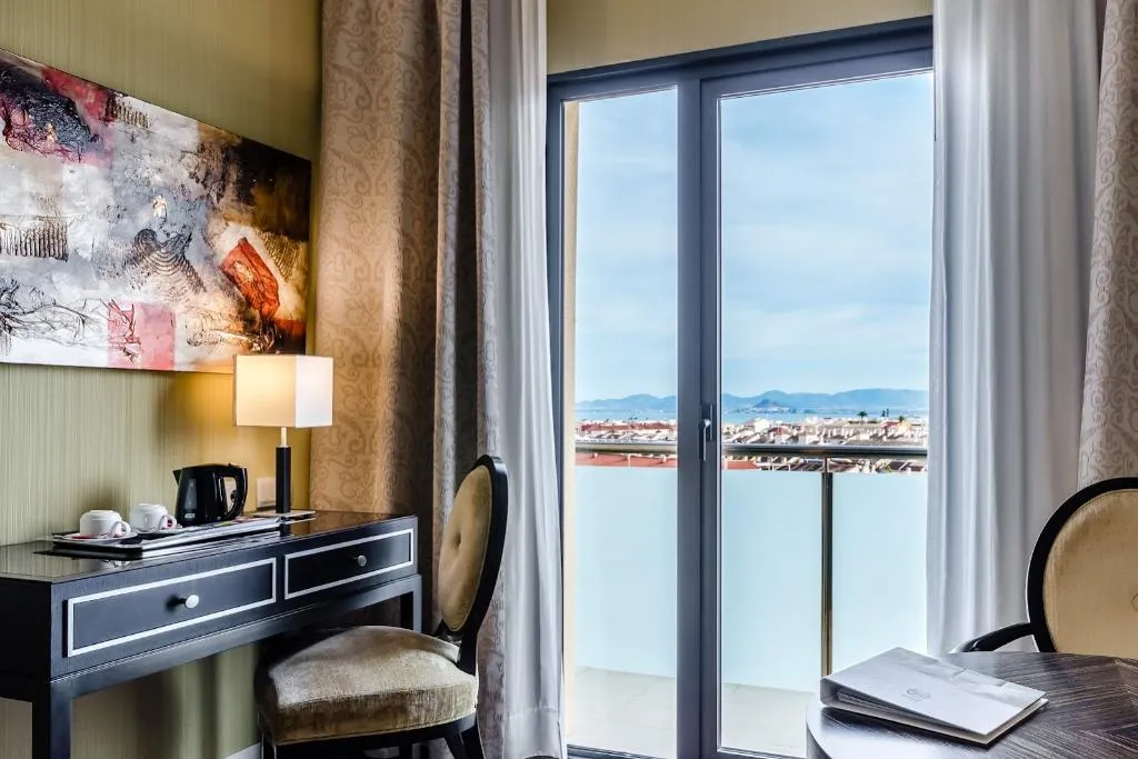 Double or Twin SUPERIOR Room, Hotel 525, Costa Blanca