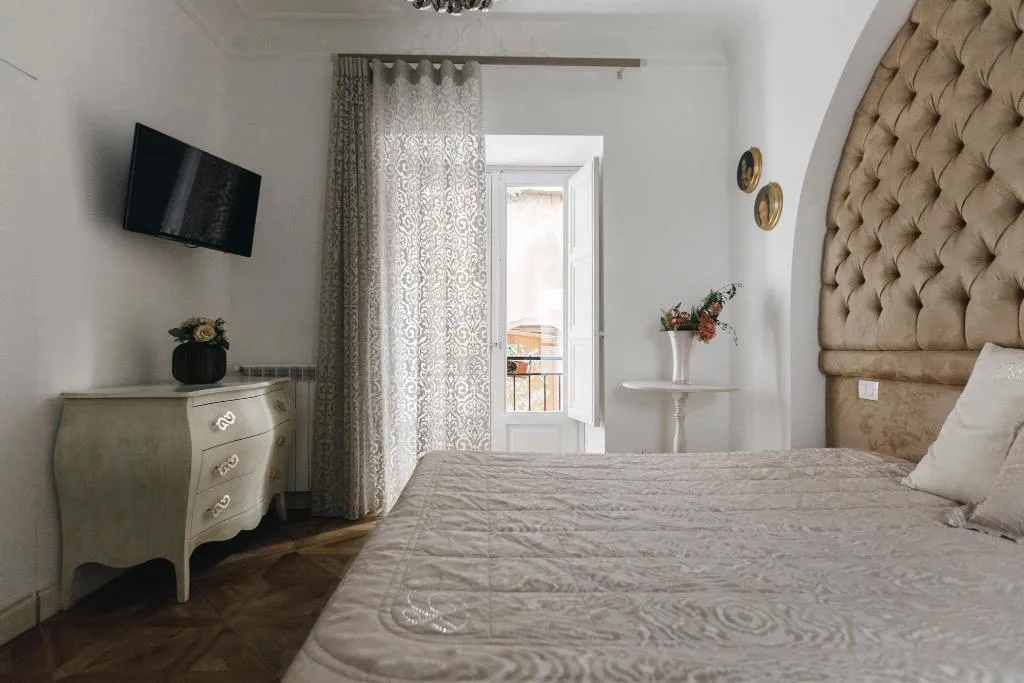 DOUBLE SUPERIOR Room, B&B Palazzo del Teatro, Catania