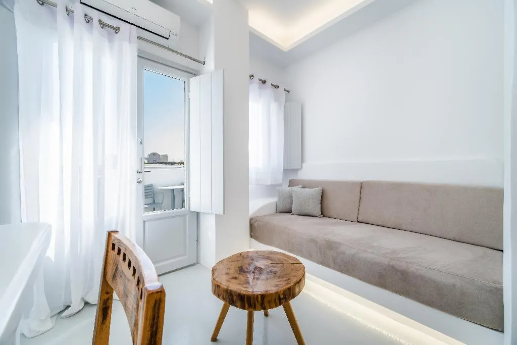 SUITE DELUXE SEA VIEW Room, Serenita Luxury Suites, Santorini