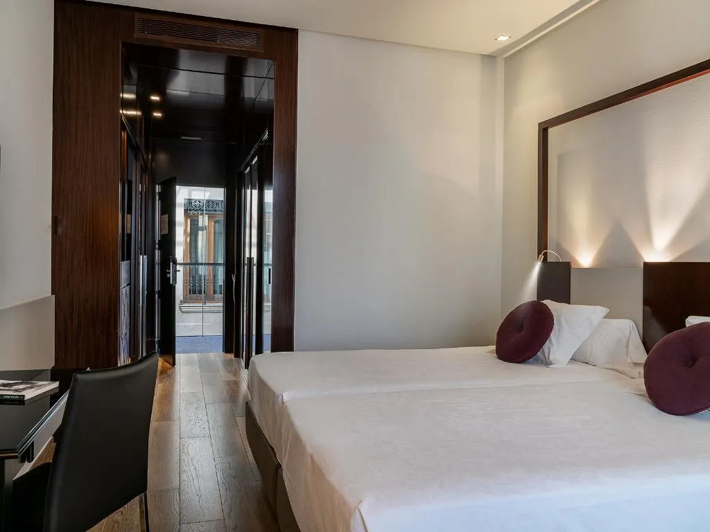 DOUBLE SINGLE USE BASIC Room, Vincci Palace, Valencia