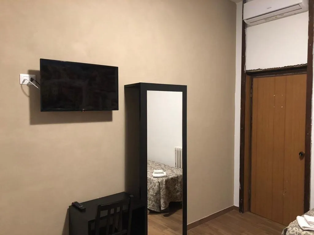 Room, Hotel Corvetto, Milan
