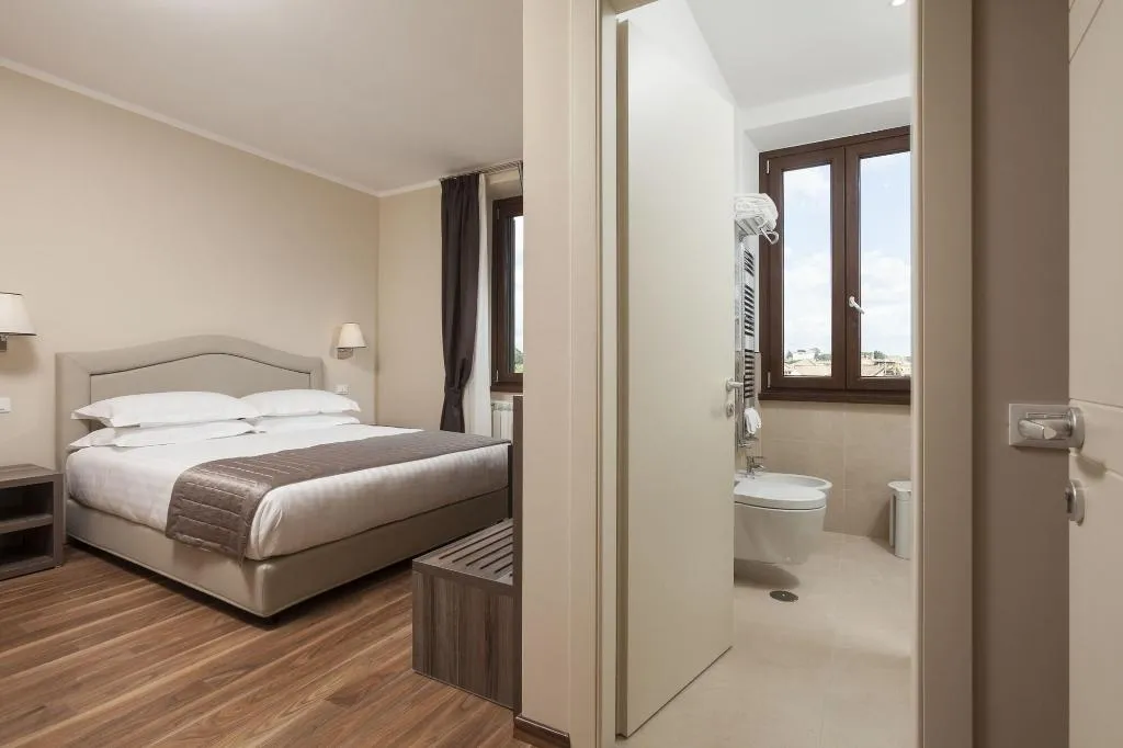 Room, Window On Rome, Rome
