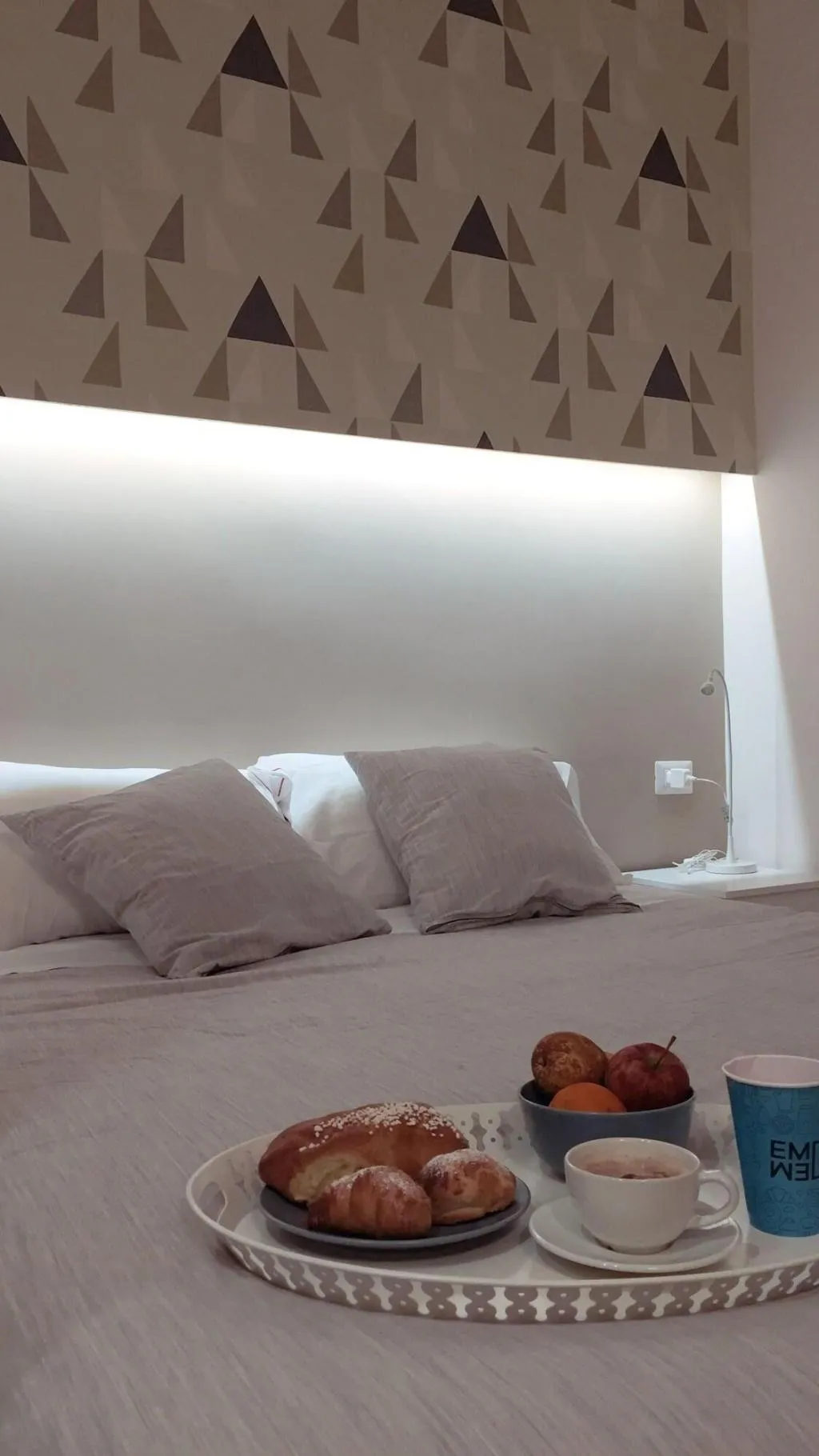 Room, B B Emme21, Naples