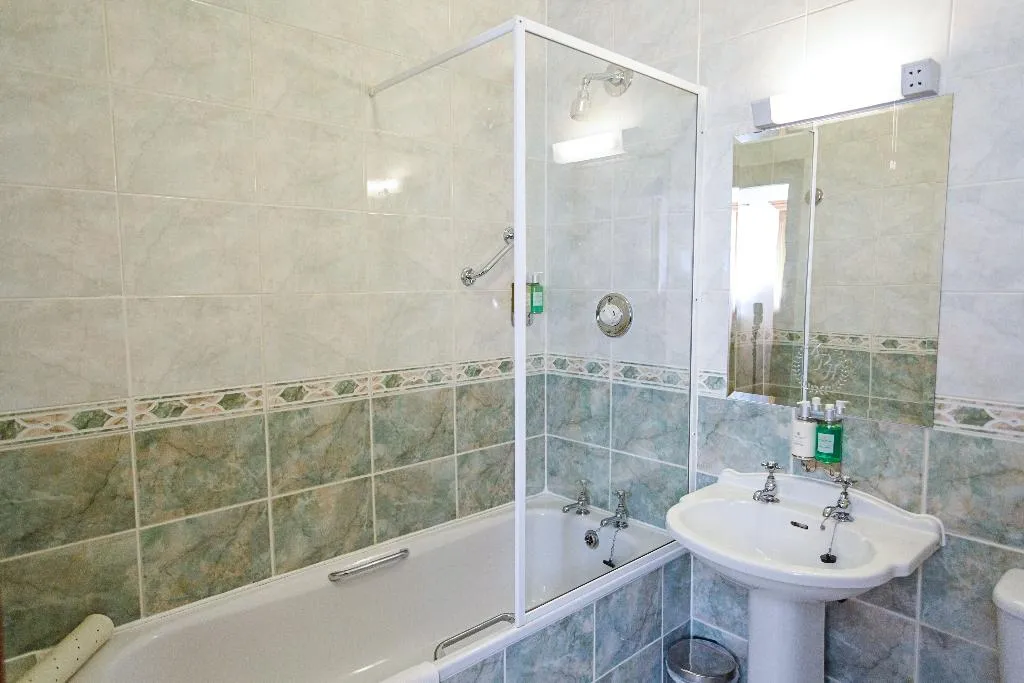 TWIN STANDARD Room, Sheldon Park Hotel & Leisure Centre, Dublin