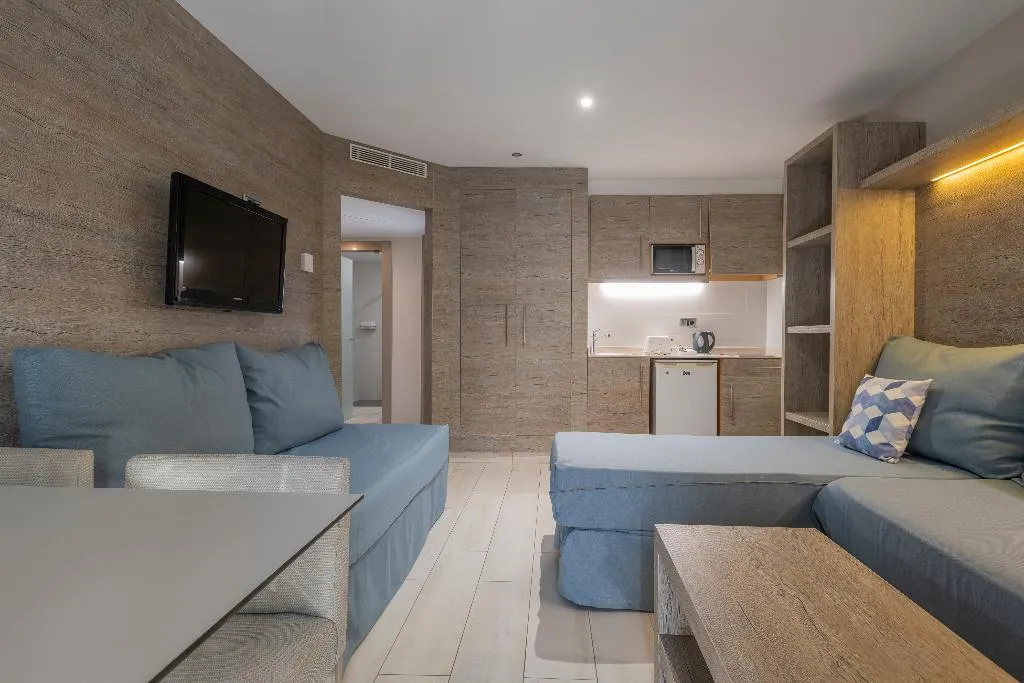 APARTMENT CAPACITY 5 Room, Leonardo Royal Htl Mallorca Palmanova Bay, Majorca